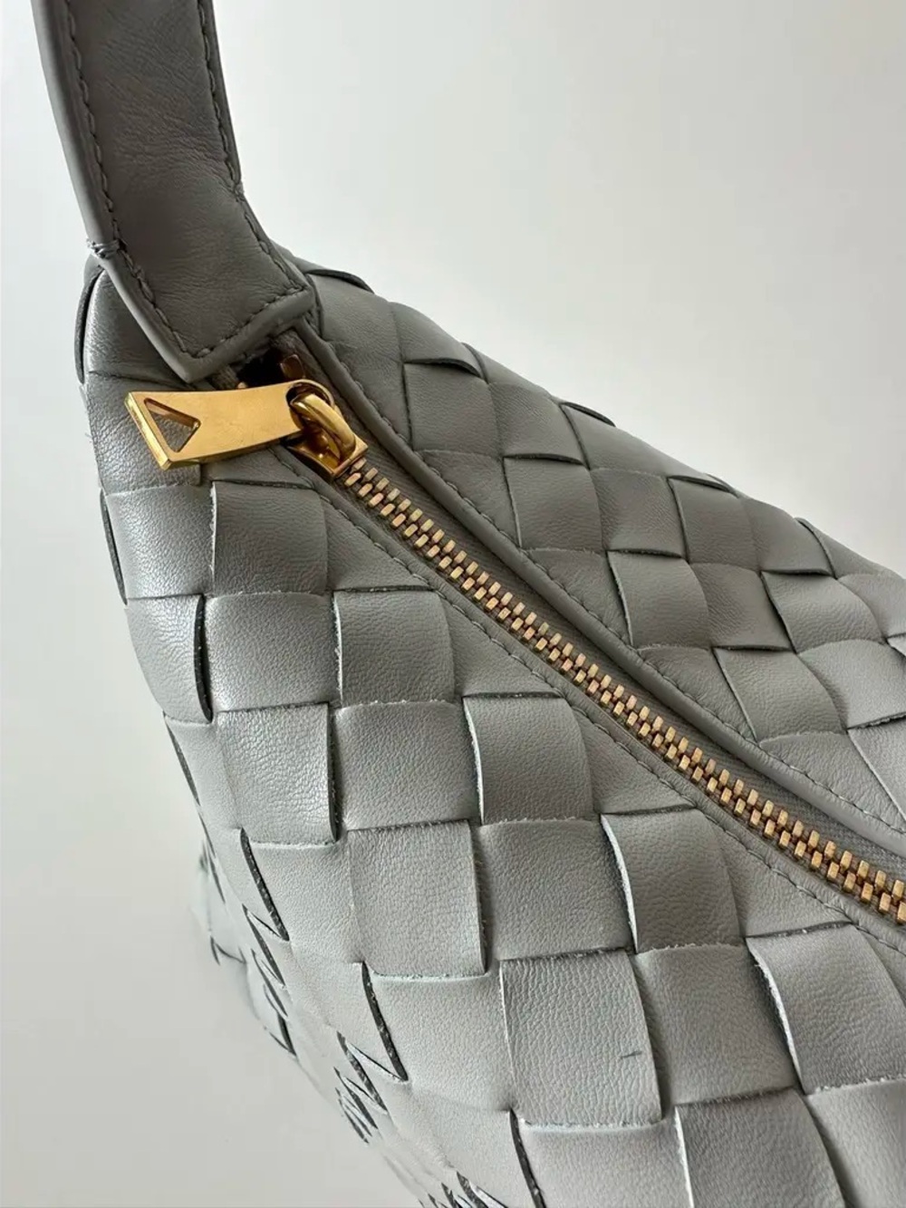 Bottega Veneta Calfskin Nappa Intrecciato Mini Wallace Agate Grey - Picture 2 of 8